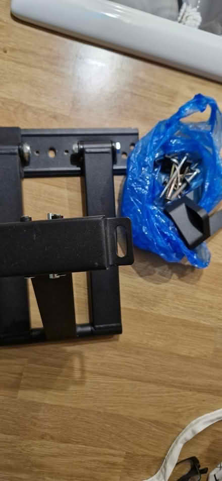 Photo of free TV Wall bracket, Von Haus (TN40 chantry Bexhill) #3