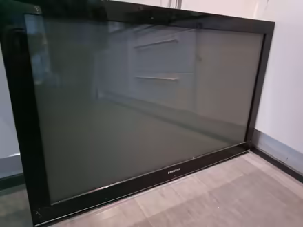 Photo of free Samsung 42" Plasma TV/Disolay (Kings Hill ME19) #1