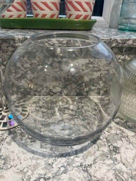 Photo of free Clear fish bowl vase (Wokingham RG40) #1