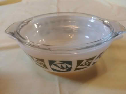 Photo of free 2 Pyrex Casseroles with lids (Nr South Norwood Lakes SE19) #2