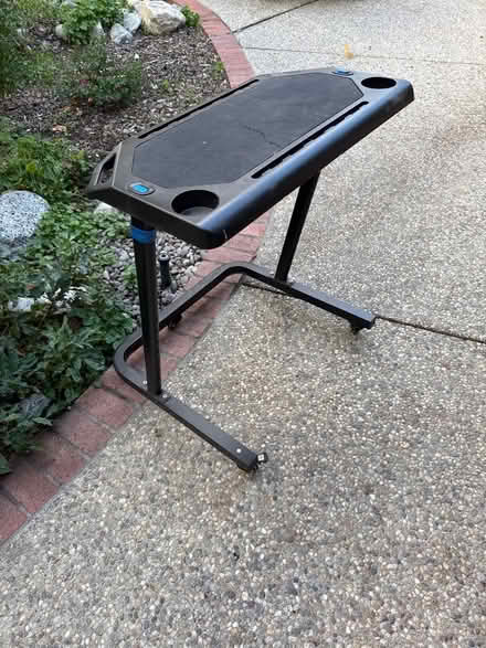 Photo of free Standing desk (La Canada Flintridge) #1