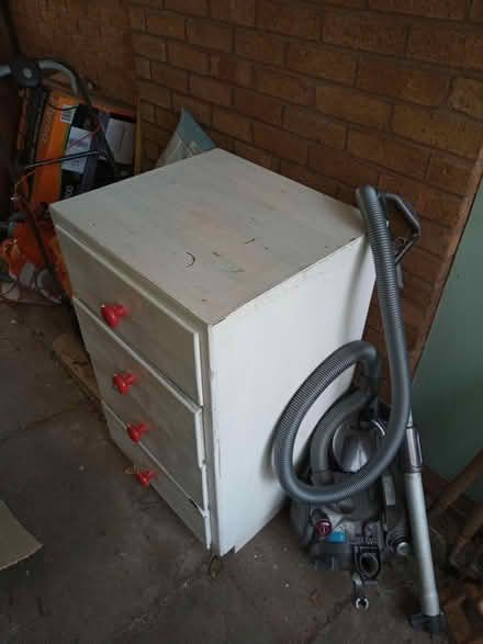 Photo of free set of drawers for upcycling (Countesthorpe) #1