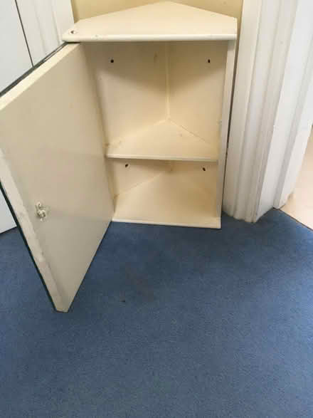 Photo of free Corner bathroom cabinet small (Chiswick W4) #2