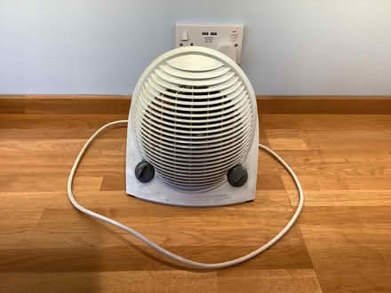 Photo of free Small fan heater (working) (North Watford WD24) #1