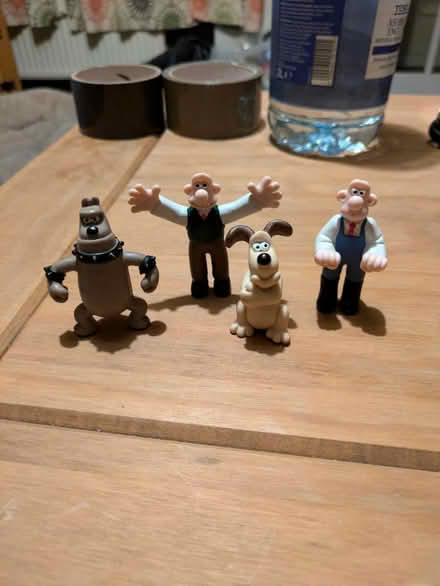 Photo of free Miniature Wallace & Gromit figures (MK45) #1