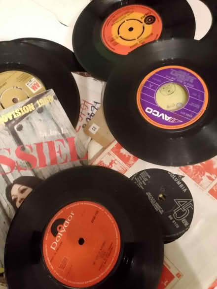 Photo of free 7" records (approx 100+) (Sutton SM3) #1