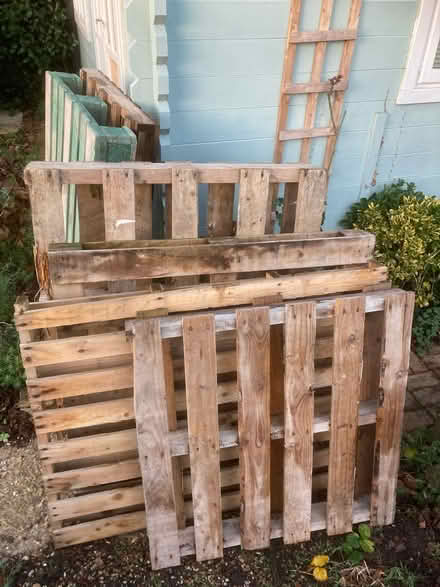 Photo of free Asst pallets/ firewood etc (Wickford SS12) #2