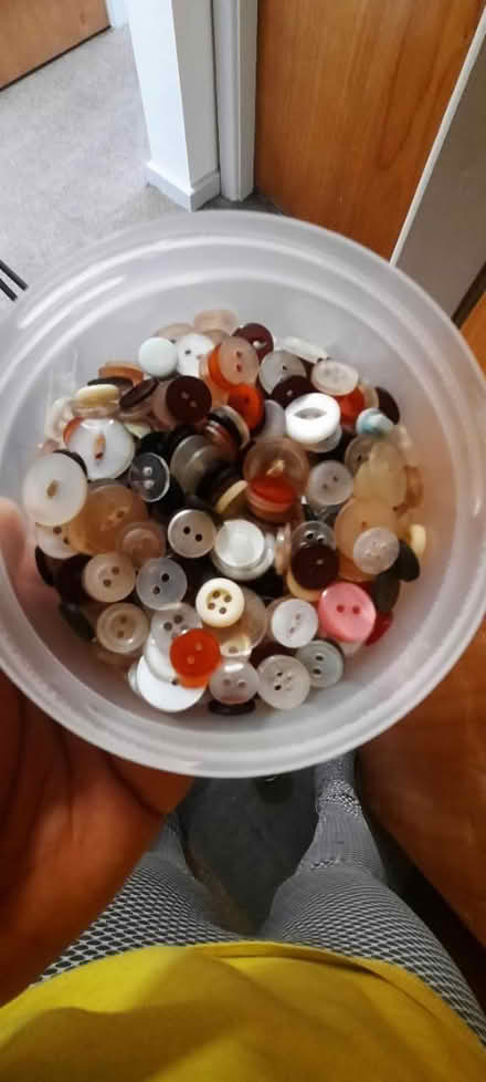 Photo of free Buttons for clothing (BD7) #1