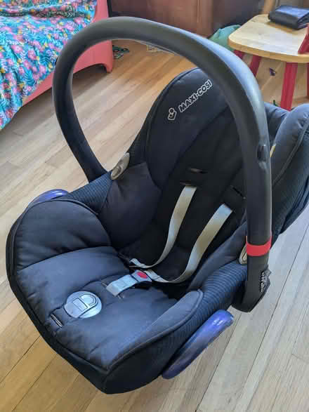 Photo of free Maxi cosi car seat 'Pebble' 0-12 months (Brockley SE4) #1