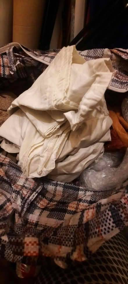 Photo of free Big bag of different fabrics (BD7) #4