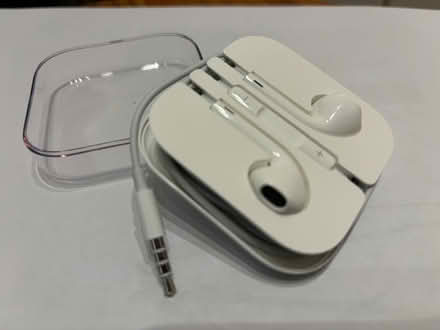 Photo of free Earphones (Broxbourne EN10) #1