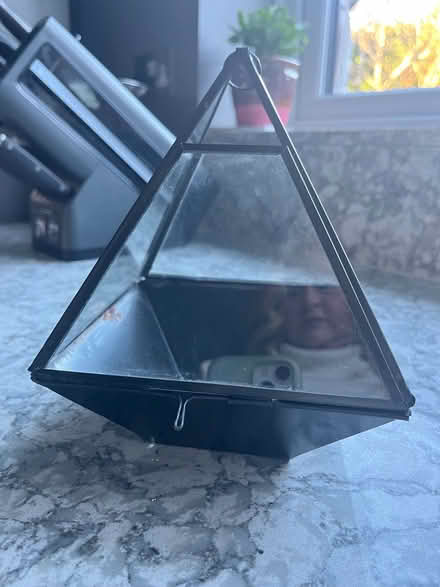 Photo of free Small glass terrarium (Wokingham RG40) #1