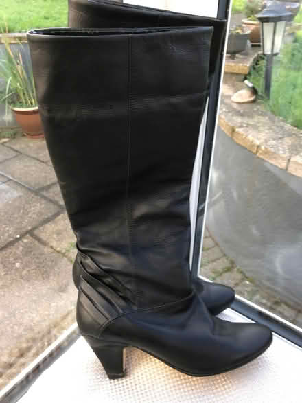 Photo of free Ladies long boots (Monks Hill CR2) #1