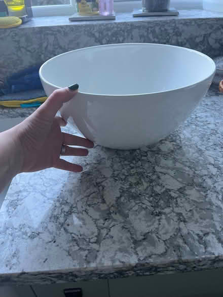 Photo of free Large white mixing bowl (Wokingham RG40) #3