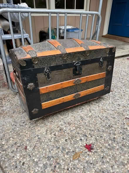 Photo of free Antique travel trunk (La Canada Flintridge) #1