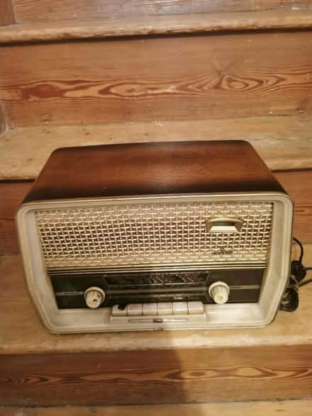 Photo of free Vintage Siemens Radio (Haywards Heath) #1