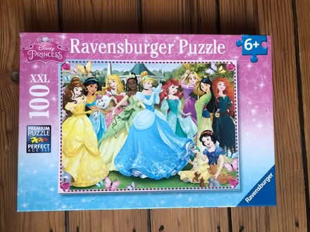Photo of free Disney Princesses 100 pc jigsaw (Little Chester DE1) #1