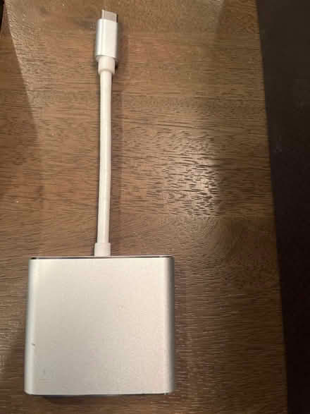 Photo of free USB-C to USB-A and HDMI (Cleveland Park) #1