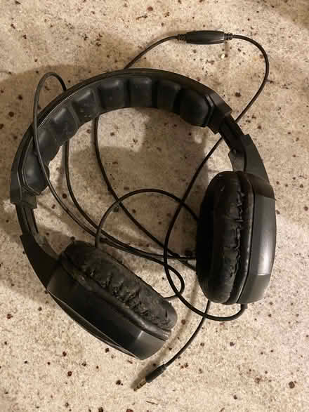 Photo of free Stereo Headphones (Eastbourne BN21) #1