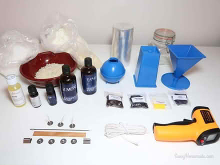 Photo of Candle/Soap Making Equipment & Mold (Museum Luas) #1