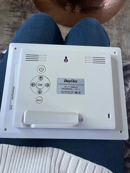 Photo of free Dementia help clock. (Wokingham RG40) #4