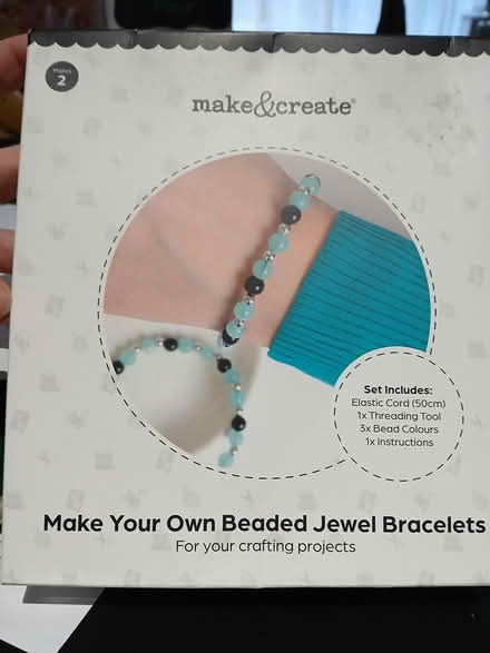 Photo of free Beaded friendship bracelet kit (E3) #1