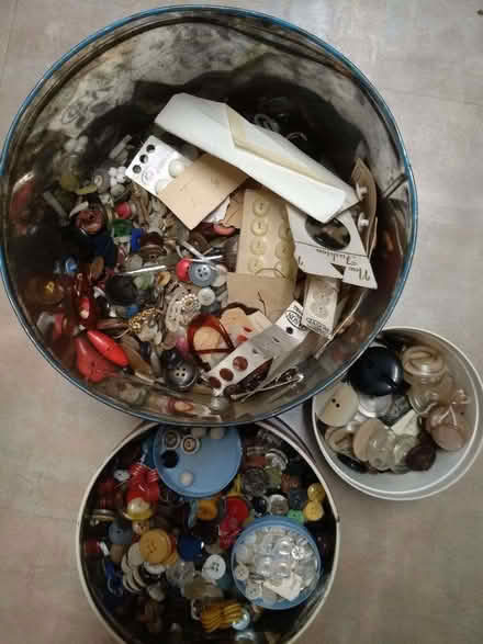 Photo of free buttons (Upper Bangor LL57) #1