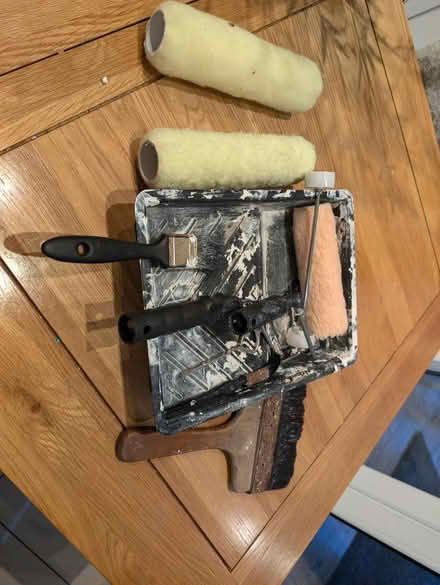 Photo of free Painting rollers, brushes and tray (Stoke Gifford) #1
