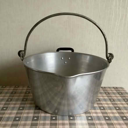Photo of free Aluminium Jelly Pan (Kirkintilloch, G66) #1