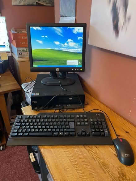 Photo of free IBM ThinkCentre Desktop PC Keyboard Mouse & Screen WindowsXP (Gatebeck LA8) #1