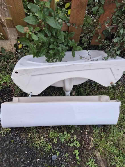 Photo of free White Sink (WR5) #2