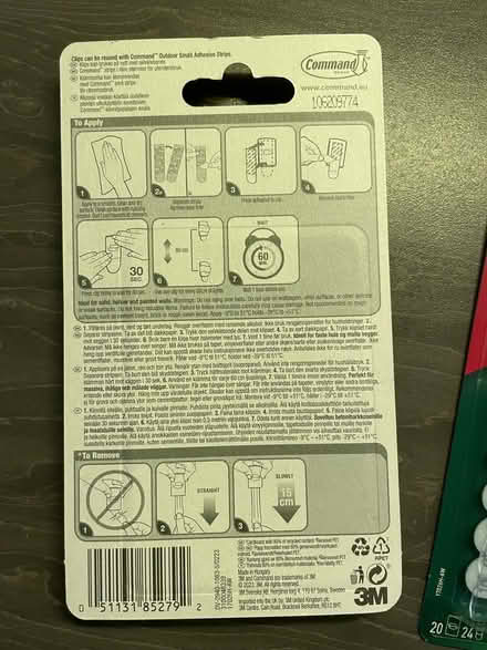 Photo of free X2 packs of hanging clips (Didcot OX11) #2