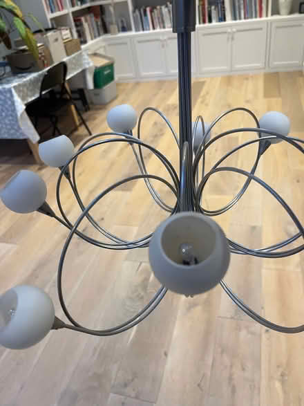 Photo of free Ceiling mounted light fitting plus spare bulbs (Streatham SW16) #3