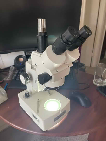 Photo of free Trinocular stereozoom microscope (Vienna, VA) #3