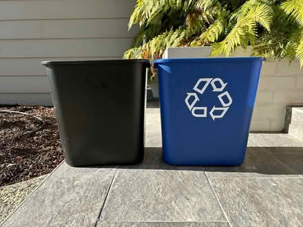 Photo of free 7 gal garbage and recycle cans (Monta Vista North) #1