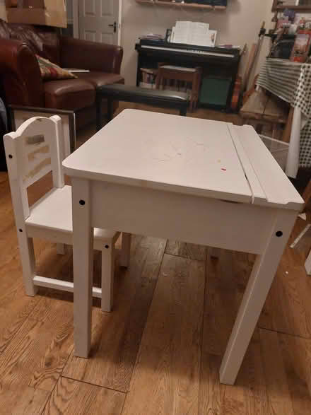 Photo of free Childrens desk and chair (Perry Vale SE23) #1