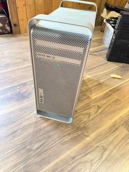 Photo of free Mac Pro (New barnet) #1