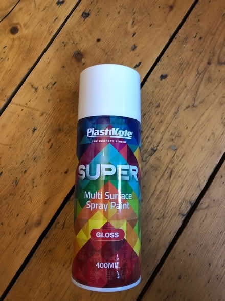 Photo of free Gloss white spray paint (Enfield N13 6) #1