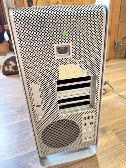 Photo of free Mac Pro (New barnet) #2