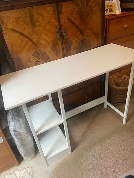Photo of free White desk (N5 Highbury) #2