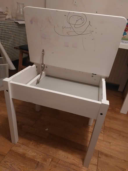 Photo of free Childrens desk and chair (Perry Vale SE23) #3