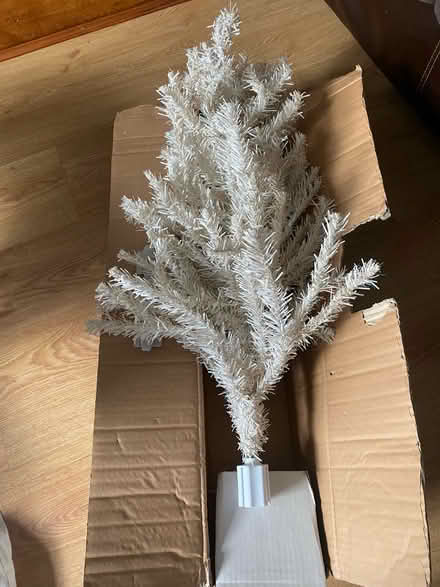 Photo of free White 3ft Xmas tree (Kirkby-in-Ashfield) #1