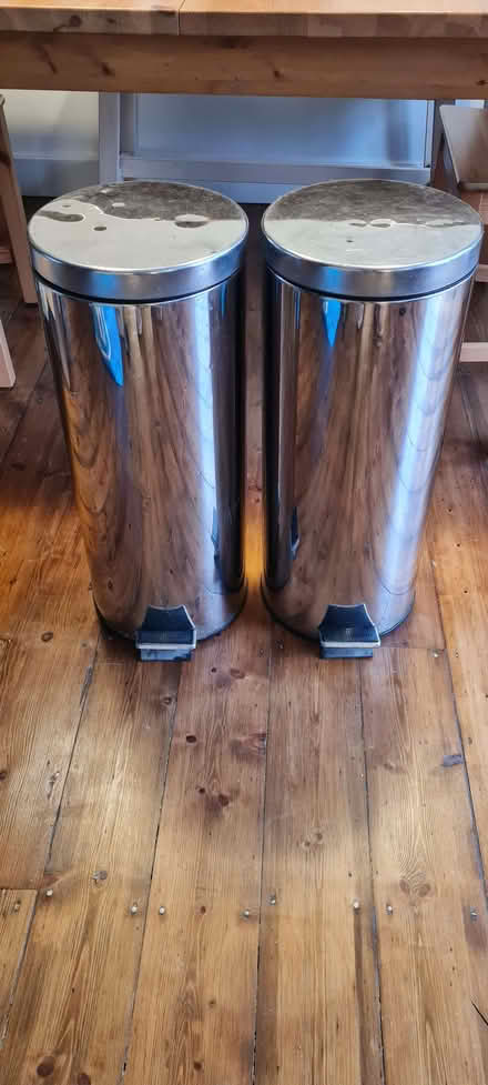 Photo of free 2 rubbish/recycling bins (Portslade by Sea BN41) #1