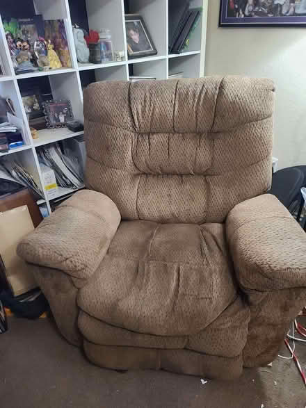 Photo of free Reclining Chair (130 / 969) #1