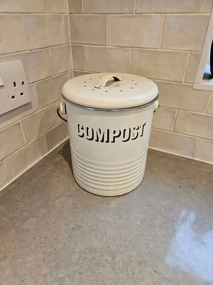 Photo of free Metal food caddy (Hitchin SG4) #1