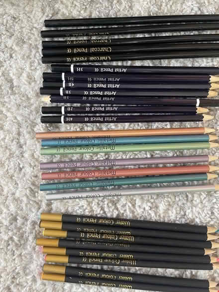 Photo of free Artist Pencils / Lápices de artista (Petworth) #1