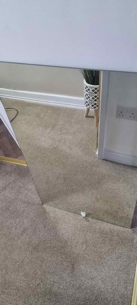 Photo of free Mirror (S60 Catcliffe) #1