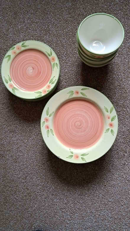 Photo of free Dinner set (Abbeymead GL4) #2