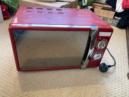 Photo of free Microwave Oven (Yateley GU46) #1
