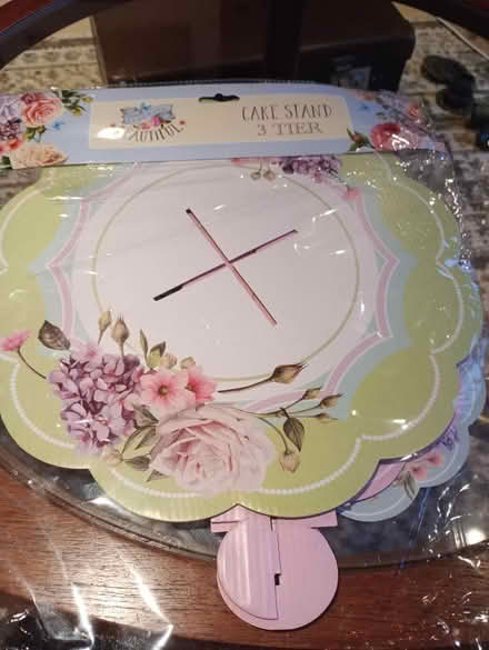 Photo of free Assorted princess/tea party things (Golcar/Slaithwaite - HD7) #4